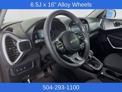 Used 2025 Kia Soul LX w/ LX Technology Package image 9