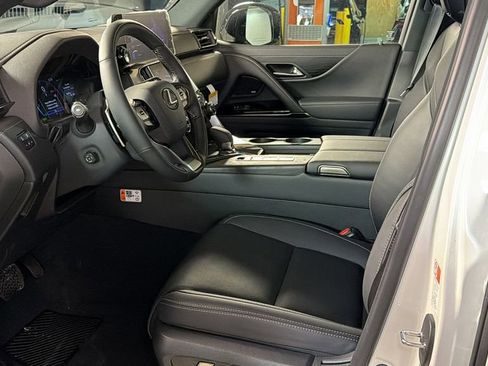 New 2026 Lexus LX 700h Luxury image 25