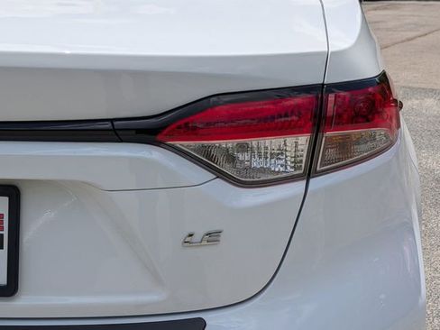 Used 2025 Toyota Corolla LE FWD image 6