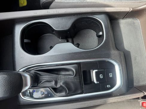 Used 2019 Hyundai Santa Fe SE FWD image 19
