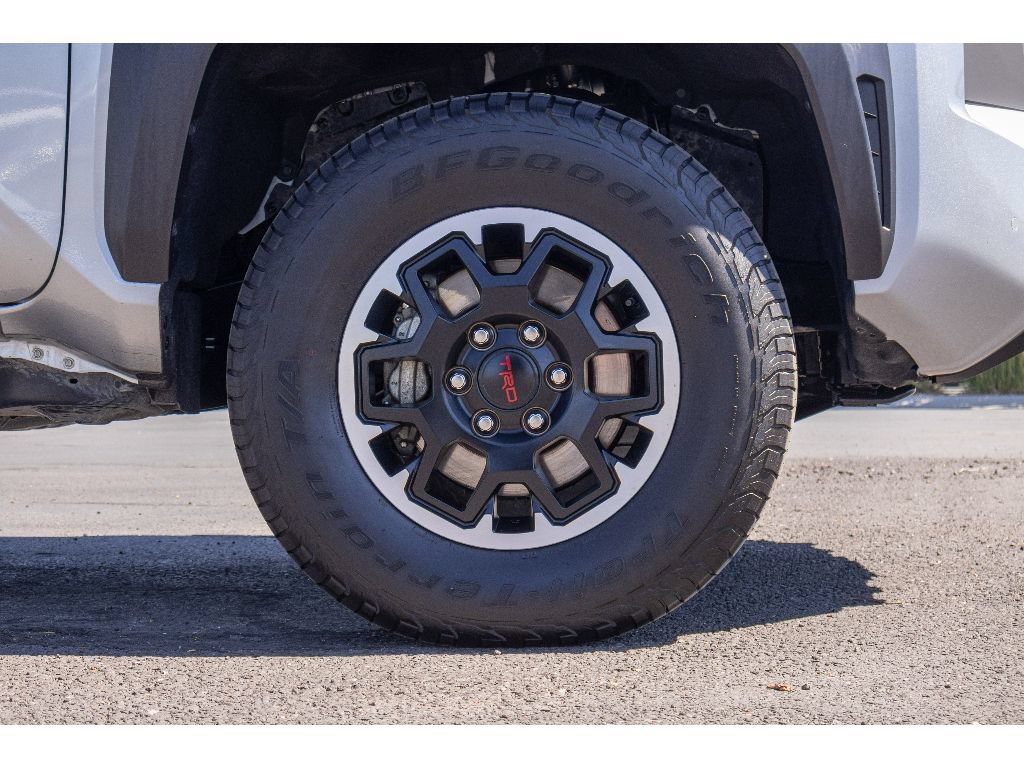 Used 2025 Toyota Tacoma TRD Off-Road w/ TRD Off Road Upgrade Package AWD/4WD image 9