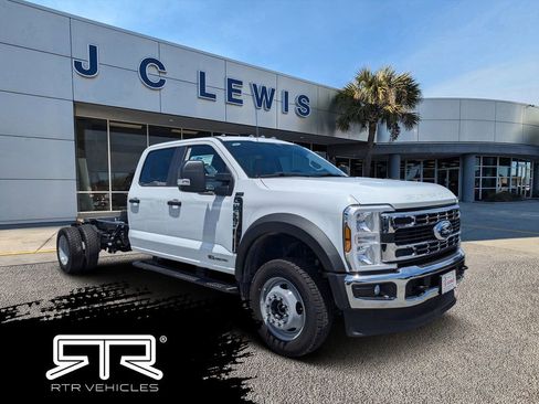 New 2025 Ford F550 4x4 Crew Cab Super Duty image 1