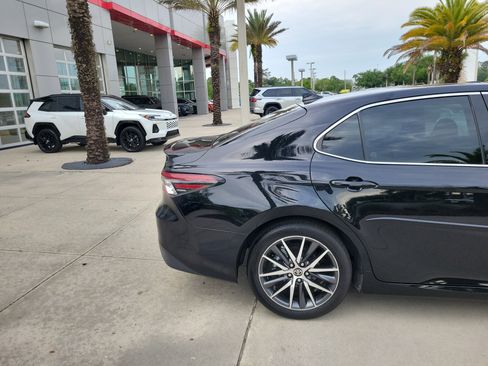 Used 2024 Toyota Camry XLE FWD image 6