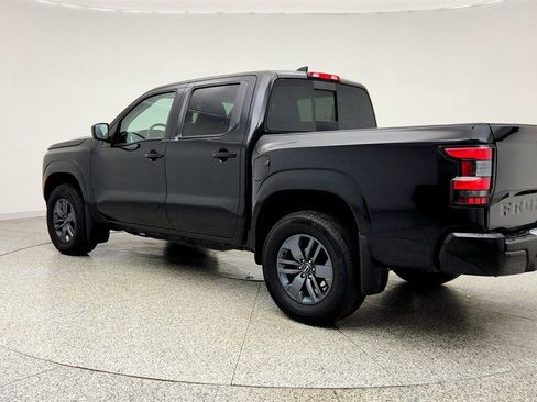 Used 2025 Nissan Frontier SV AWD/4WD image 7