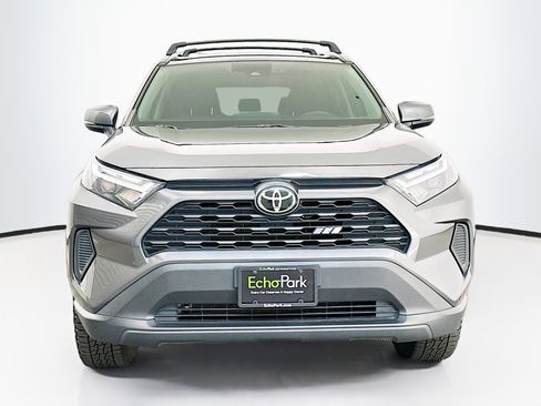 Used 2022 Toyota RAV4 XLE image 2
