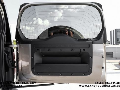 Used 2023 Land Rover Defender 110 SE image 49