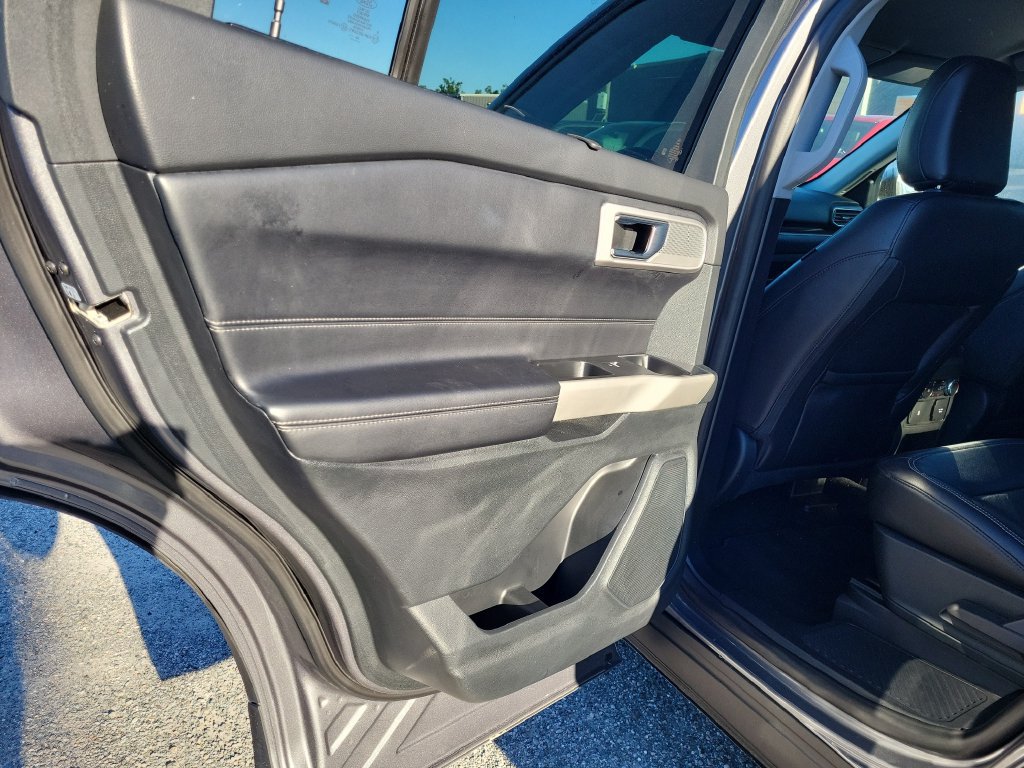 Used 2021 Ford Explorer Limited w/ Equipment Group 301A AWD/4WD image 20