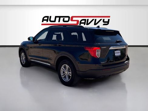 Used 2024 Ford Explorer XLT AWD/4WD image 5