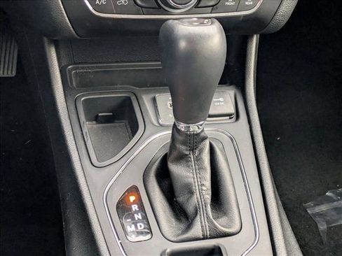 Used 2020 Jeep Cherokee Latitude Plus w/ Cold Weather Group image 13