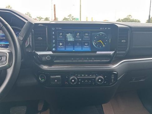 Used 2024 Chevrolet Silverado 2500 LT image 12