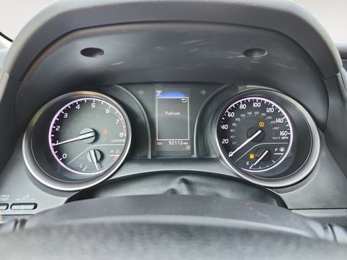 Used 2021 Toyota Camry SE FWD image 15