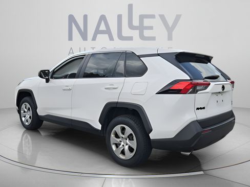 Certified 2023 Toyota RAV4 LE AWD/4WD image 3