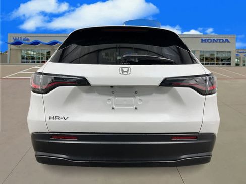 New 2026 Honda HR-V LX image 4