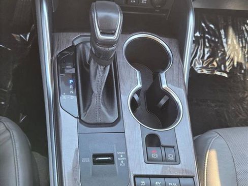 Used 2021 Toyota Highlander Platinum image 14