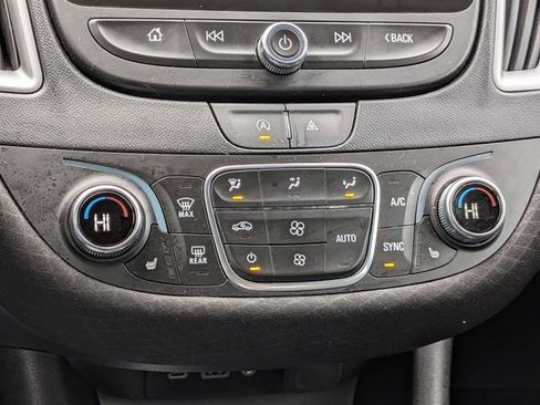 Used 2024 Chevrolet Malibu LT image 21