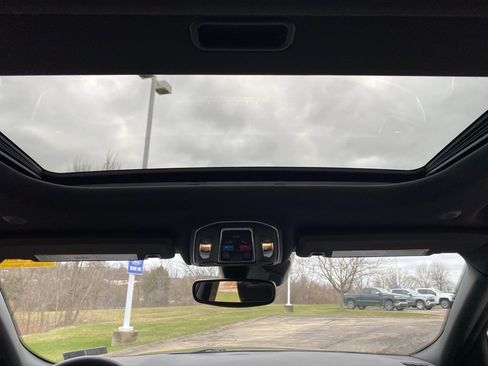 Used 2023 Jeep Grand Cherokee L Laredo image 23