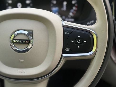 Used 2021 Volvo XC60 T5 Momentum w/ Premium Package AWD/4WD image 13