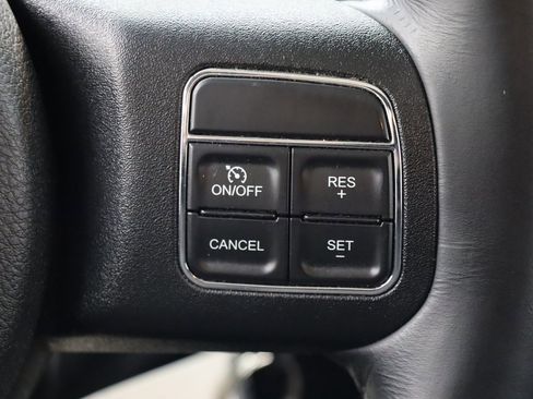 Used 2018 Jeep Wrangler Unlimited Sahara image 16