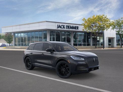 Used 2026 Lincoln Corsair Premiere image 7