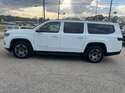 Used 2024 Jeep Wagoneer L Series II image 18