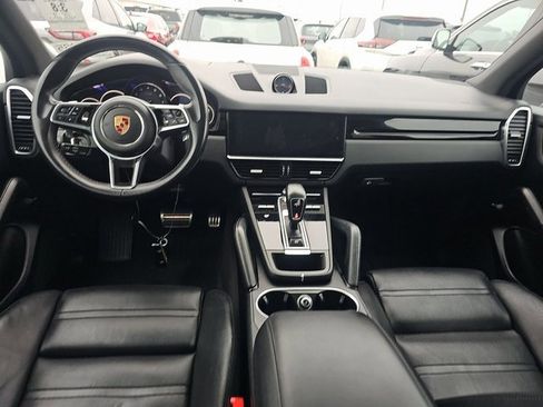 Used 2019 Porsche Cayenne S w/ Premium Plus Package image 6