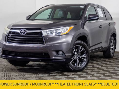 Used 2016 Toyota Highlander XLE AWD/4WD image 2