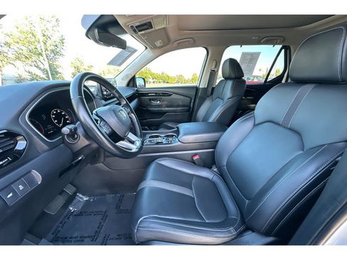 Used 2023 Honda Pilot Touring image 10