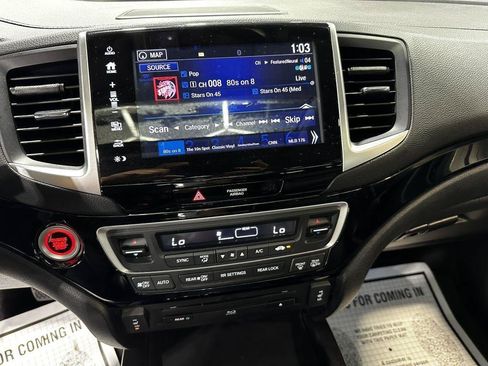 Used 2017 Honda Pilot Touring image 17