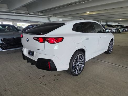 New 2026 BMW X2 xDrive28i w/ Technology Package AWD/4WD image 4