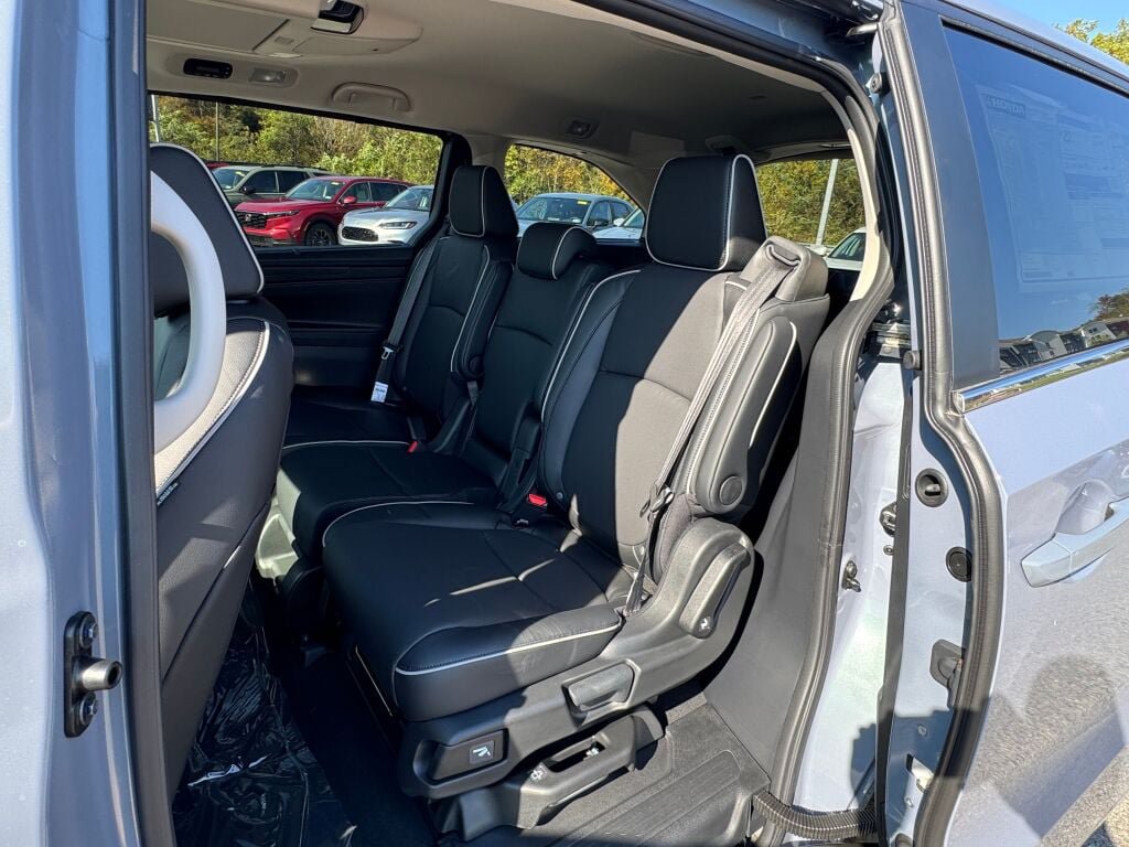 New 2027 Honda Odyssey Touring image 8