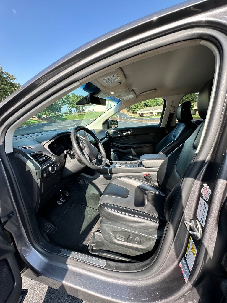 Used 2022 Ford Edge Titanium AWD/4WD image 11