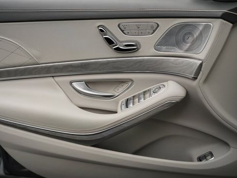 Used 2017 Mercedes-Benz S 550 Sedan image 36