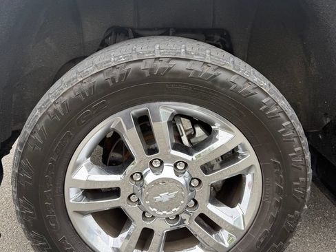 Used 2019 Chevrolet Silverado 2500 High Country w/ Duramax Plus Package AWD/4WD image 25