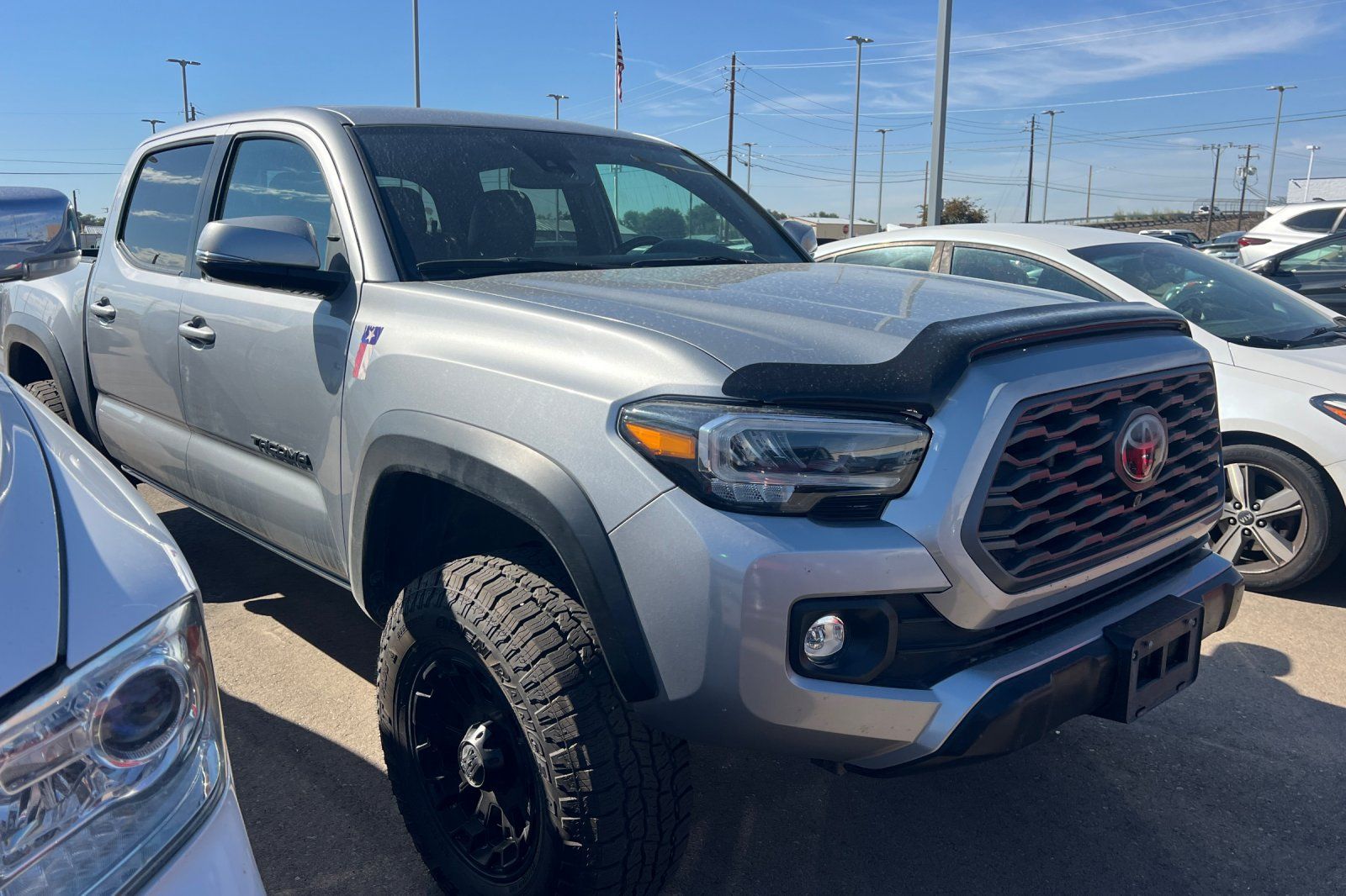 Used 2021 Toyota Tacoma TRD Off-Road w/ TRD Premium Off Road Package AWD/4WD image 2