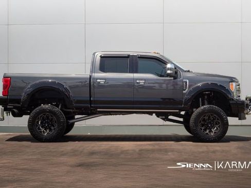 Used 2018 Ford F250 Platinum w/ Platinum Ultimate Package image 4