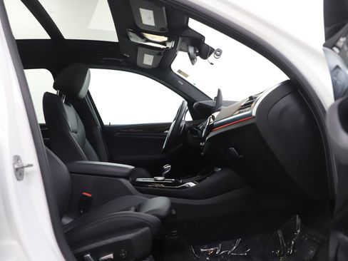 Used 2024 BMW X3 xDrive30i image 11