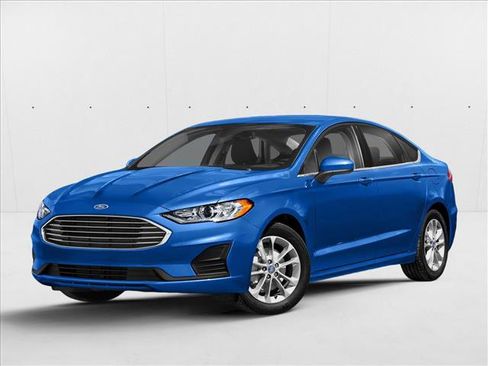Used 2020 Ford Fusion SE image 1