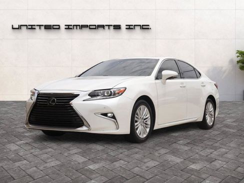 Used 2017 Lexus ES 350 w/ Premium Package FWD image 3