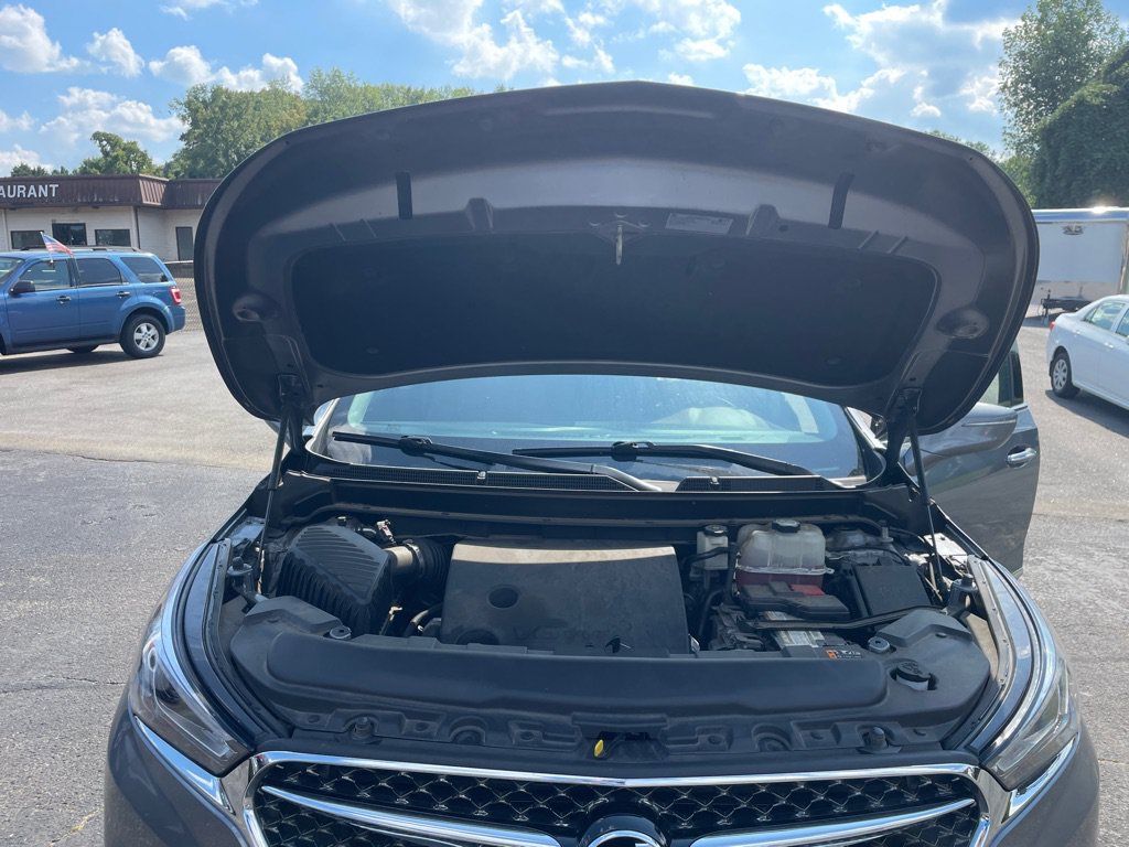 Used 2018 Buick Enclave Avenir w/ Avenir Technology Package AWD/4WD image 10