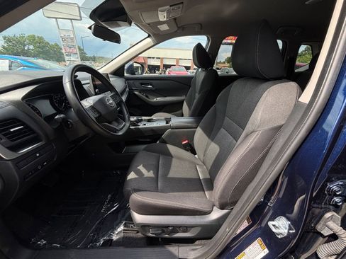 Used 2025 Nissan Rogue SV FWD image 29