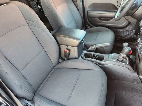 Used 2023 Jeep Wrangler Willys image 13