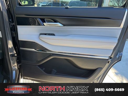 New 2026 Jeep Grand Wagoneer Summit w/ Rear Seat Video Group I AWD/4WD image 29
