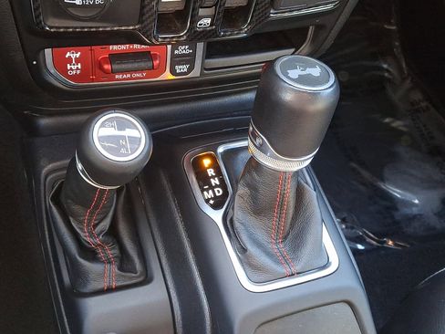 Used 2021 Jeep Wrangler Unlimited Rubicon w/ Xtreme Recon 35" Tire Package image 13