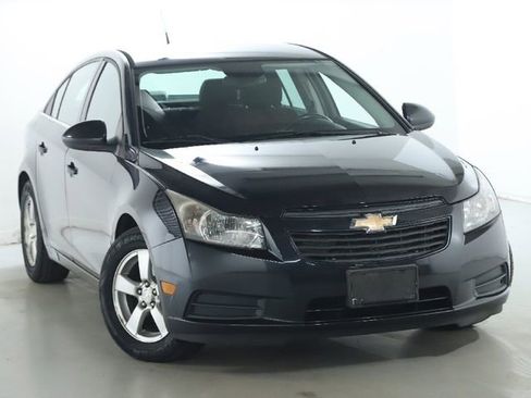 Used 2013 Chevrolet Cruze LT w/ Spring Special Edition image 2