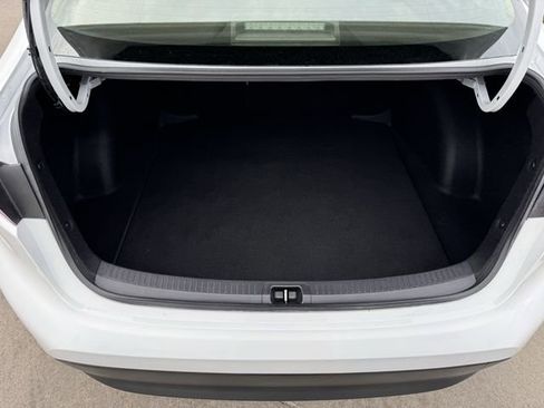 Used 2025 Toyota Corolla XLE image 27