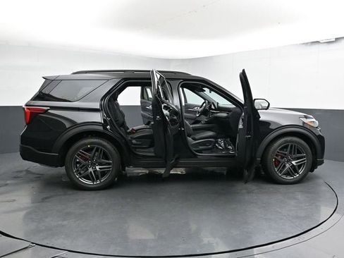 New 2026 Ford Explorer ST image 38