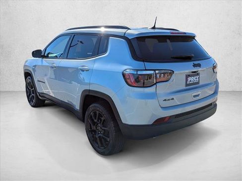 Used 2025 Jeep Compass Latitude w/ Altitude Special Edition image 7