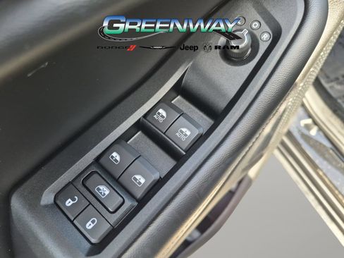 Used 2023 Jeep Grand Cherokee L Altitude AWD/4WD image 13