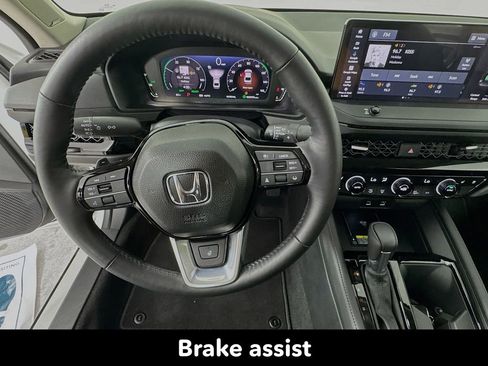 Used 2025 Honda Accord Touring image 14