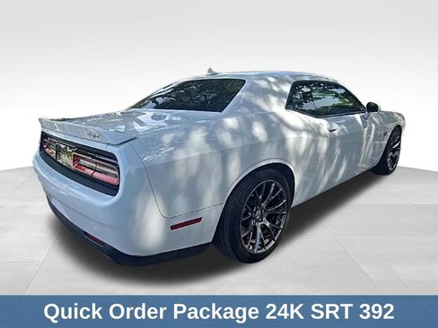 Used 2016 Dodge Challenger SRT w/ Technology Group RWD image 5